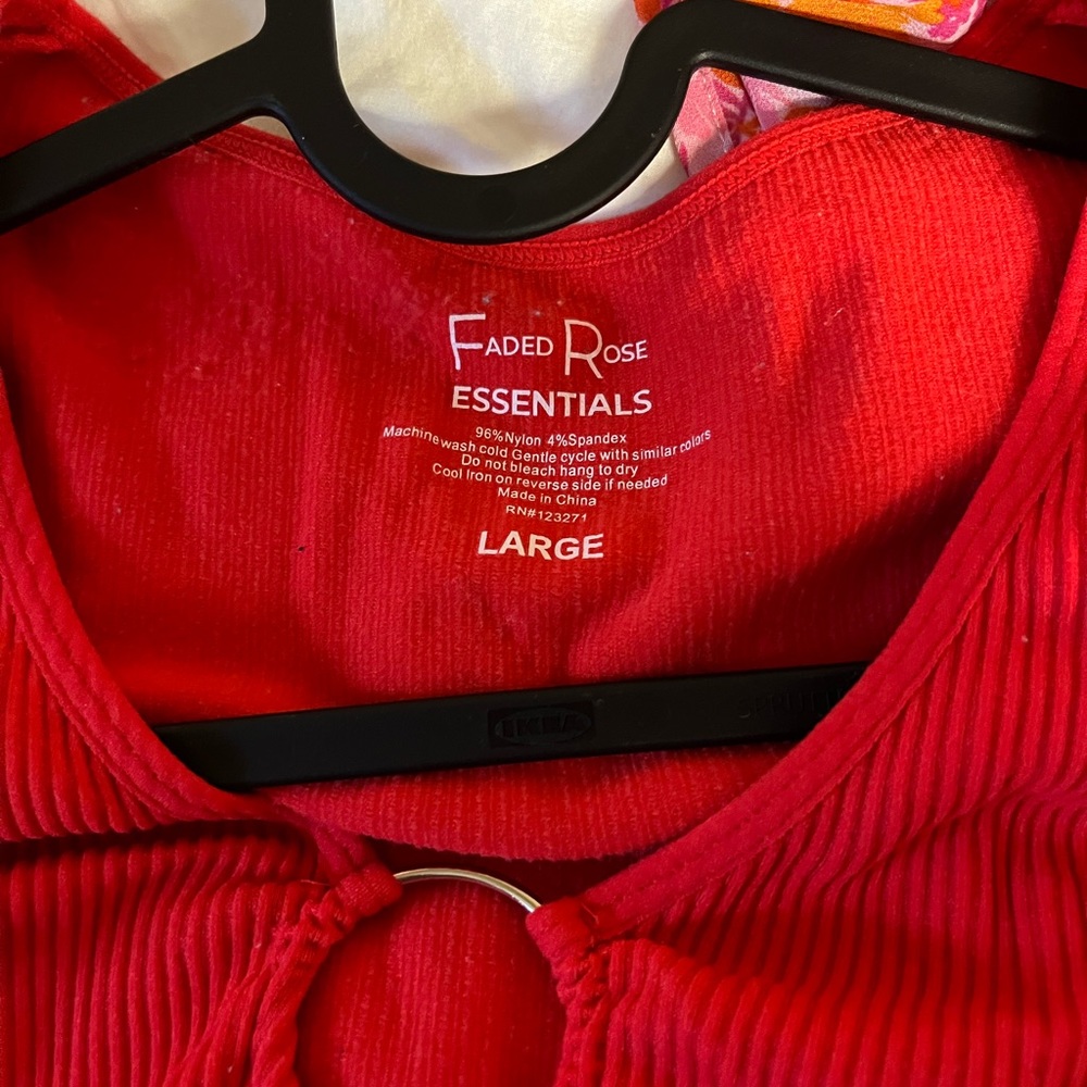 HOT RED CROP TOP - Picture 4 of 4